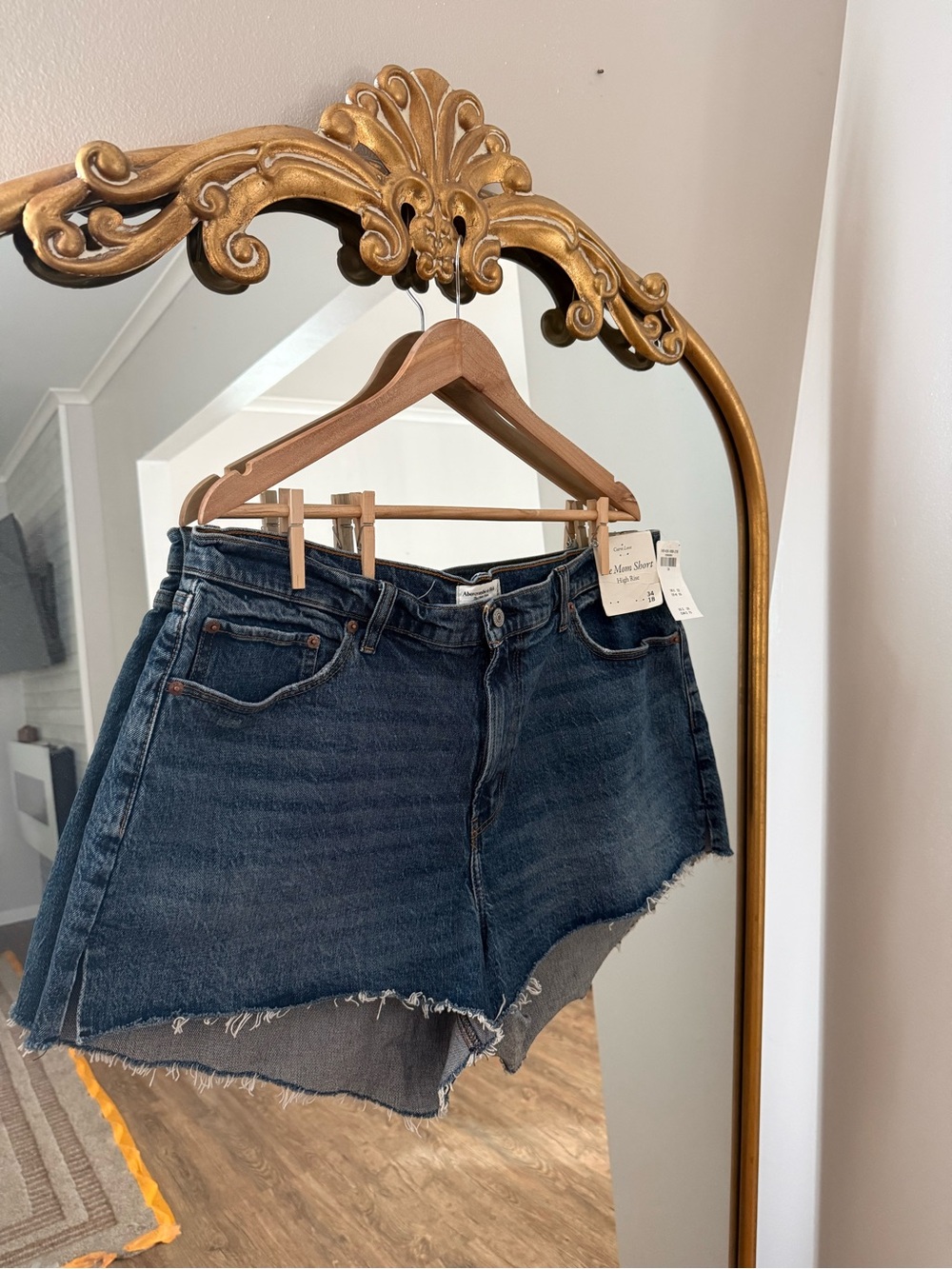 NWT Abercrombie & Fitch The Mom Short High Rise Curve Love